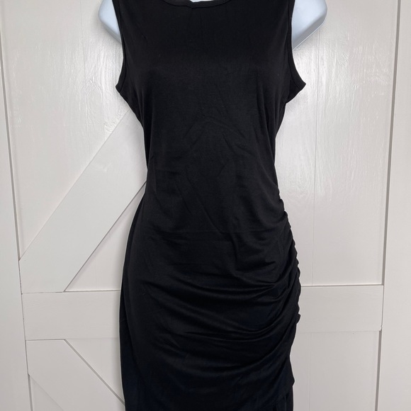 Black sleeveless T-shirt mini dress - Picture 5 of 6